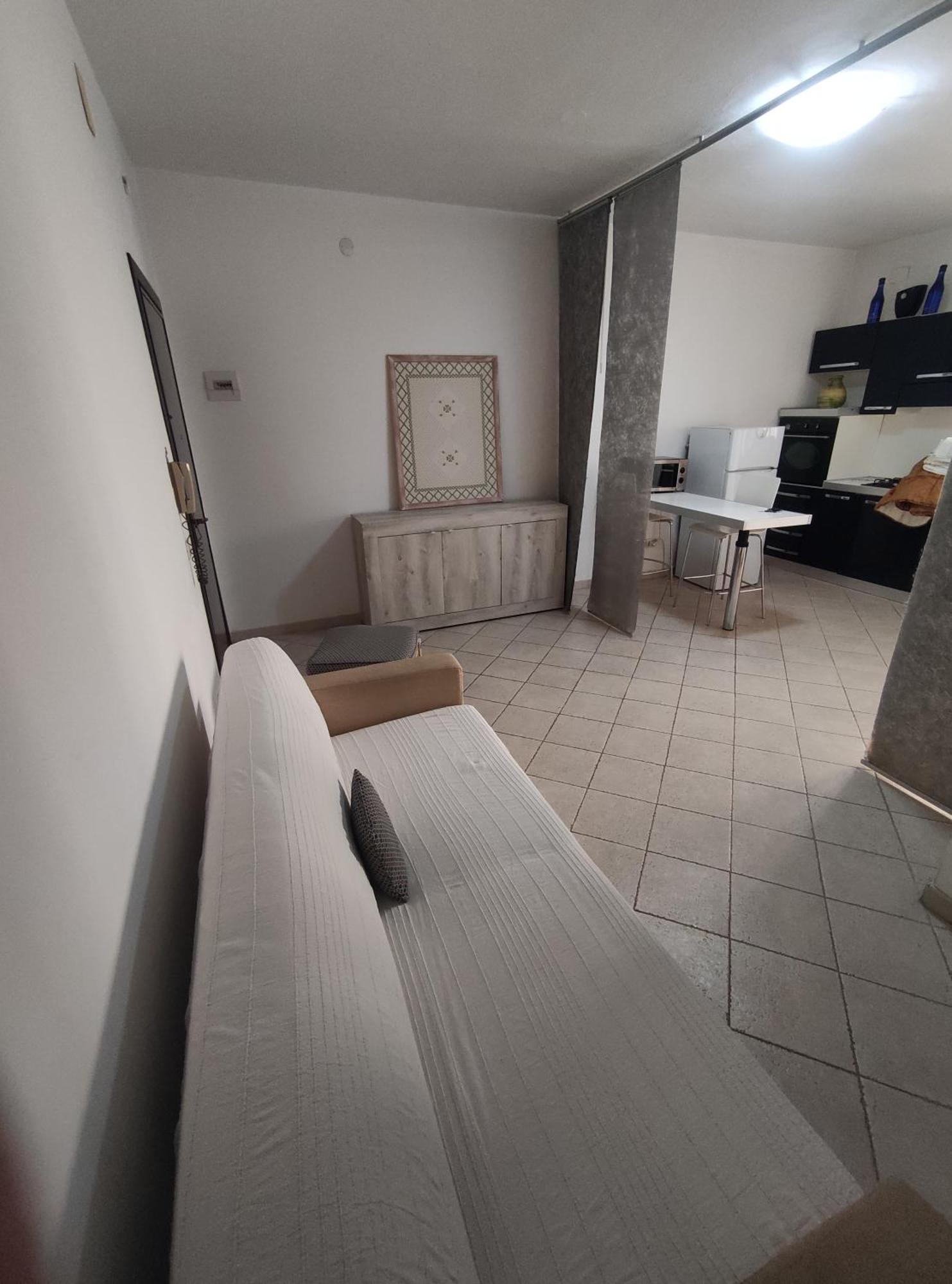 Antohouse Intero Appartamento R5883 Quartucciu Bagian luar foto
